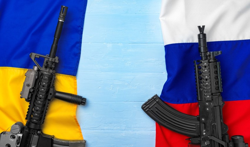 Flags of Russia and Ukraine with weapon rifles - Item License Code:               DAEYW6JRQM