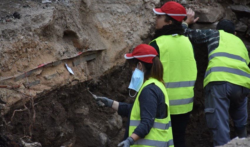 Ανασκαφικές εργασίες στο αντιπλημμυρικό του Καλοπλύτη το πρωί της Δευτέρας 29.11.2021