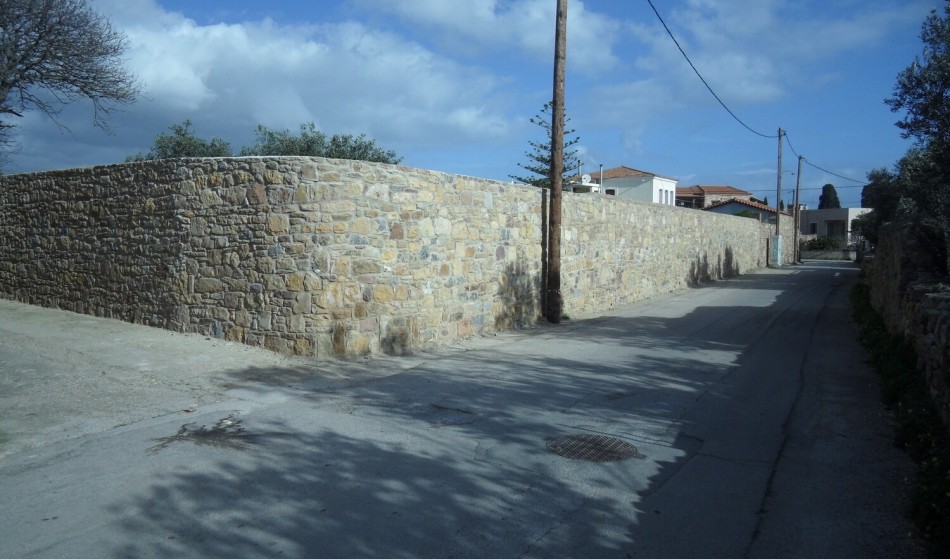 Κτήμα Κ.Χανδρή: Νέος τοίχος