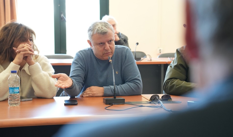 Σημείωση: Ο "Πολίτης" ζήτησε την τηλεφωνική παρέμβαση και της αντιδημάρχου κας. Γαλάνη, με την ίδια να ευχαριστεί για την πρόσκληση αλλά να αρκείται μόνο στην γραπτή τοποθέτησή της. 