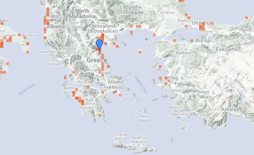 Χάρτης με τις περιοχές όπου πολίτες παρατήρησαν γαλάζιες μέδουσες τα τελευταία χρόνια (inaturalist.org)