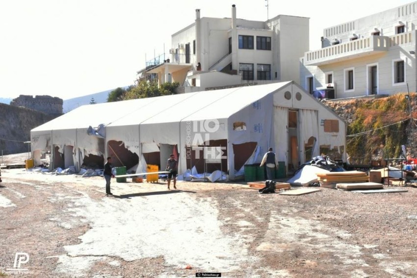 Η τελευταία φωτογραφία του καταυλισμού της Σούδας, το πρωινό του Σαββάτου 21 Οκτωβρίου 2017. Μετά από λίγο, απομακρύνθηκε και η τελευταία σκηνή και ο χώρος παραδόθηκε εκ νέου στην κοινωνία μετά από 2,5 χρόνια λειτουργίας. 