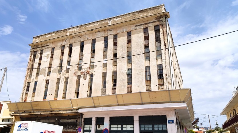 Το REX ξαναγράφει την ιστορία της προκυμαίας