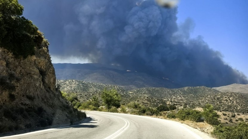 Ηλεκτρικό τόξο από στύλο του ΔΕΔΔΗΕ κατέκαψε την Αμανή