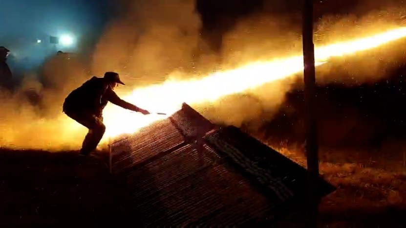 Ρουκετοπόλεμος 2026 - Χιλιάδες ρουκέτες έδωσαν το μήνυμα της συνέχισης του εθίμου