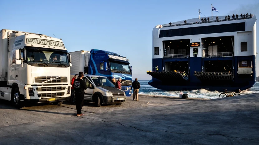 Με λιγότερα πλοία σχεδιάζουν να αντιμετωπίσουν τον 4μηνο αποκλεισμό της Χίου