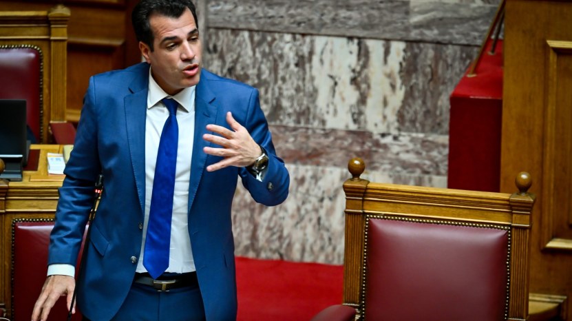 Πλεύρης: Μεταφορές στα νησιά μόνο μετά από αποσυμφόρηση των δομών τους