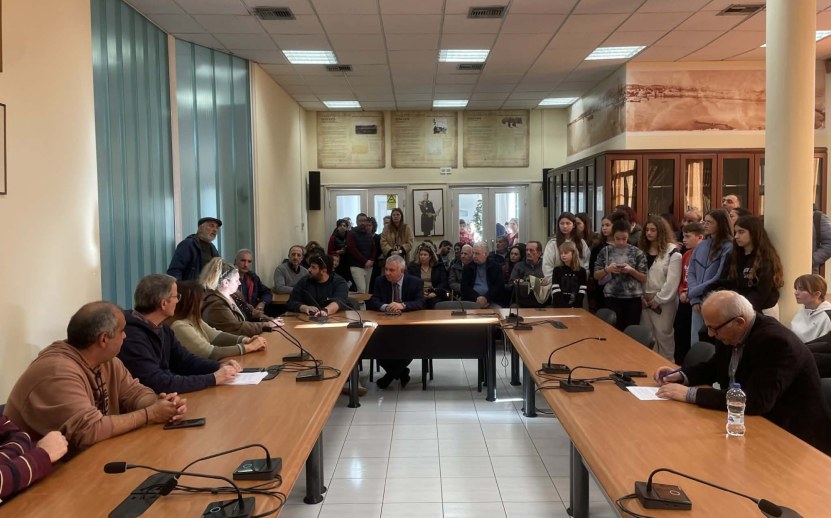 Μελέτες υπάρχουν, αποφάσεις όχι – Το 3ο Γυμνάσιο Χίου παραμένει όμηρος της αδράνειας Μαλαφή