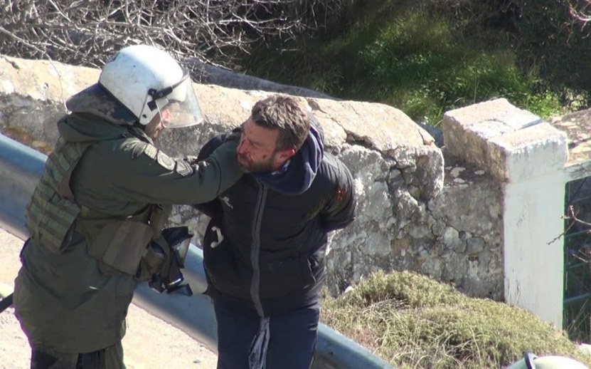 Αποζημίωση 12.000 ευρώ από το ελληνικό δημόσιο σε Χιώτη για τον ξυλοδαρμό από τα ΜΑΤ το 2020