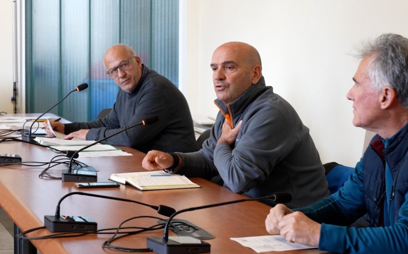 120.000 ευρώ για χορτοκοπές – Διαφωνίες για την αποτελεσματικότητα