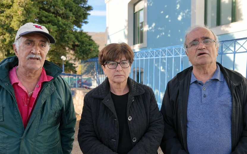 "Αν θέλετε λεωφορείο κατεβείτε στην είσοδο του χωριού"