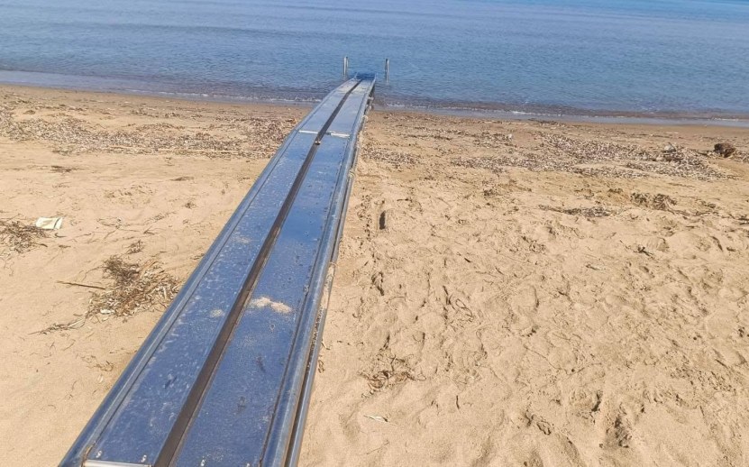 Δεν αρκούν μόνο τα seatrac για ασφαλή πρόσβαση στην παραλία