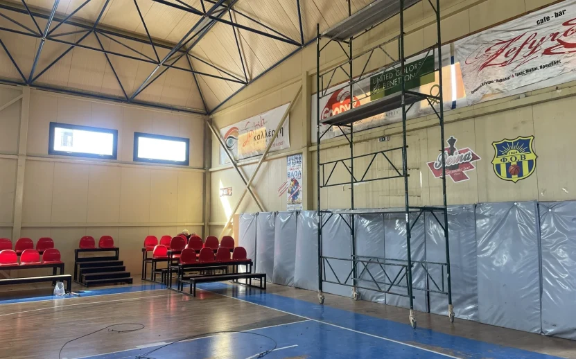 Βούρειο: Περίφραξη για τους βανδαλισμούς, νέο παρκέ στο κλειστό