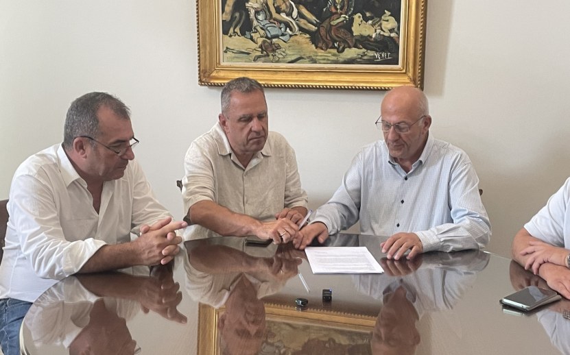 Έπεσαν οι υπογραφές για τα τρία ειδικά σχολεία της Χίου