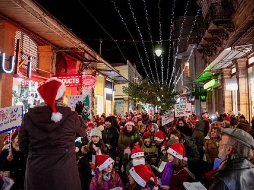 Φώτο αρχείου από την χριστουγεννιάτικη εκδήλωση των φροντιστηρίων "Travlos" στην Απλωταριά. 