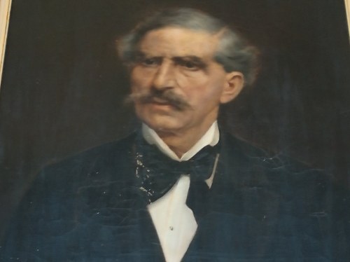 Πορτρέτο του Στ. Πρώιου, κοσμεί την αίθουσα του Δημοτικού Συμβουλίου Ερμουπόλεως.