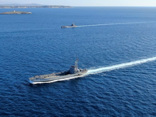 Τουρκικά αποβατικά πλοία στον ναυτικό δίαυλο Χίου - Τσεσμέ | Φωτογραφικό αρχείο Politischios.gr