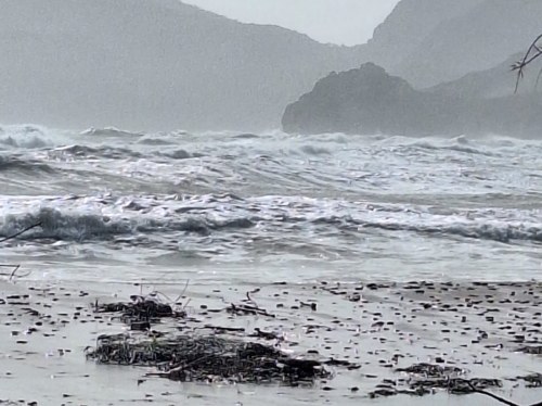 Εικόνες καταστροφής και στην Κώμη... cabana