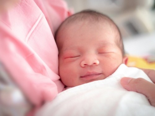 Μεγαλώνοντας μέσα από το παιχνίδι: Ο οδηγός κάθε νέου γονιού