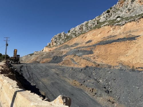 Δανειοθάλαμοι - Από το Μερσινίδι... στα 150 μέτρα από το Φράγμα Κόρης Γεφύρι
