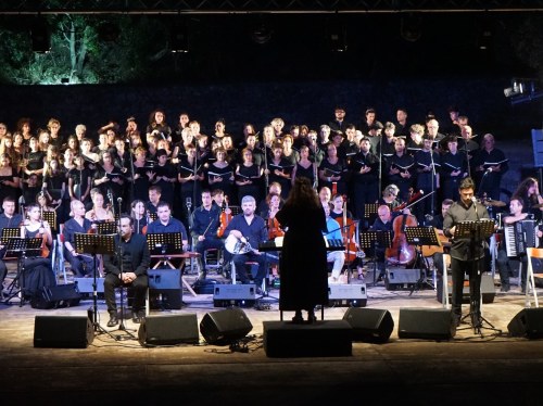 Καστρομηνάς - Συναυλία για τα 100 χρόνια από τη γέννηση του Μική Θεοδωράκη