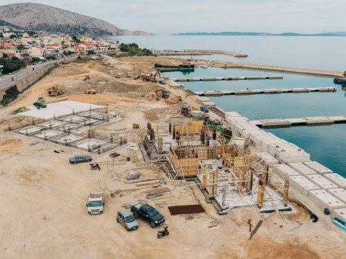 Με εντυπωσιακούς ρυθμούς η ανέγερση της Μαρίνας Χίου