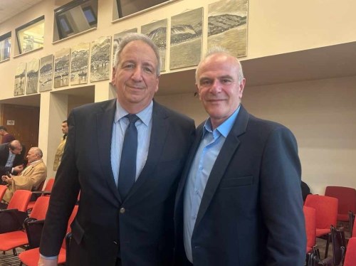 Οι Δήμαρχοι Οινουσσών και Ψαρών στη συνάντηση με το κυβερνητικό κλιμάκιο