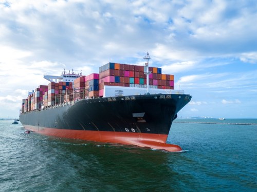 ΠΕΣ ΝΑΤ: Καταγγελίες για αποστολή ναυτεργατών σε εμπόλεμες ζώνες και πιέσεις υπογραφής «θανατόχαρτων»