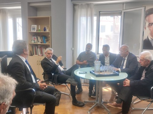 Χαλκειός – Κλιμακώνεται η πίεση για τους τίτλους ιδιοκτησίας των εργατικών κατοικιών