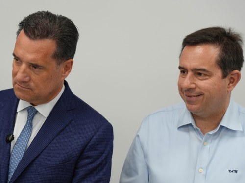 Μηταράκης: Ενίσχυση με 6 θέσεις ιατρών σε Χίο, Ψαρά και Οινούσσες