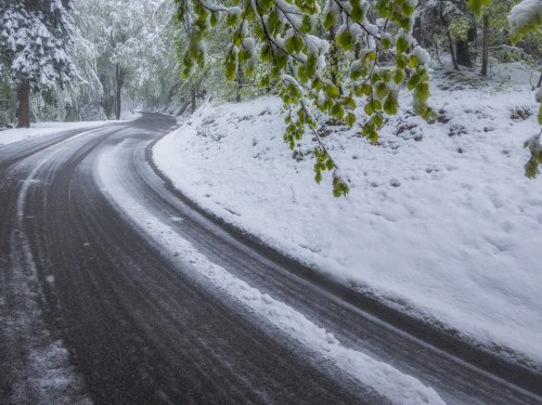 Υποχρεωτικές οι αλυσίδες σε δρόμους της Χίου λόγω παγετού