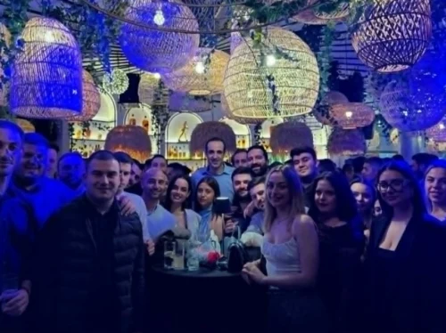 Το πάρτι της ΟΝΝΕΔ και του Γρηγόρη Δημητριάδη που ένωσε όλες τις γενιές της ΝΔ - Πάνω από 1.500 άτομα