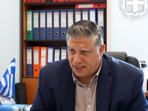 Μπουρνιάς - Ακόμα και με ένα λεωφορείο στον βυθό μπορούμε να κάνουμε καταδυτικό τουρισμό στη Χίο