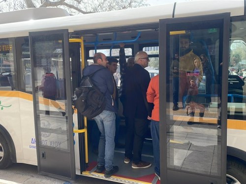 Με πρώτο επιβάτη τον Γιάννη Μαλαφή βγήκε στους δρόμους το ηλεκτρικό λεωφορείο