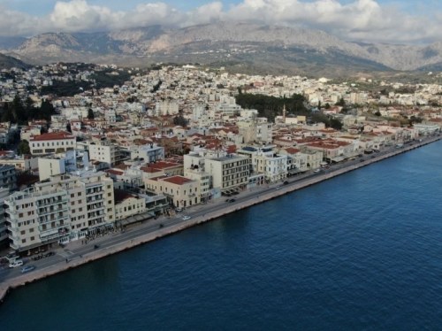 Κυκλοφοριακές ρυθμίσεις στο λιμάνι της Χίου λόγω της «Νύχτας των Ευχών»