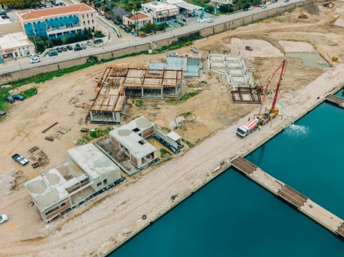 Μαρίνα Χίου - Πρόοδος εργασιών, σε στενή σύνδεση με το νησί και τους ανθρώπους του