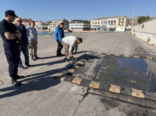 Αψίδα ψεκασμού στο λιμάνι της Χίου για τον αφθώδη πυρετό