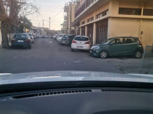 Η οδύσσεια της εύρεσης θέσης στάθμευσης πίσω από το Ρεξ