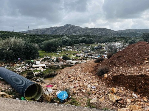 ΧΥΤΑ Νότιας Χίου - "Ανεμοδιαλογή" σκουπιδιών εξαιτίας των ισχυρών ανέμων