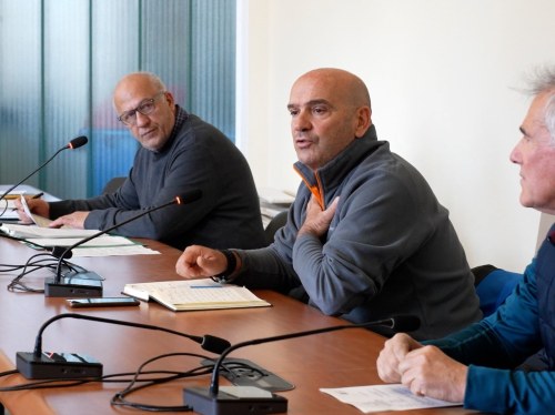 120.000 ευρώ για χορτοκοπές – Διαφωνίες για την αποτελεσματικότητα