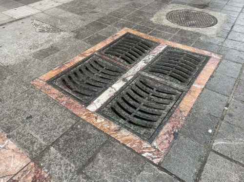 Στους δρόμους τα συνεργεία της ΔΕΥΑΝΧ για καθαρισμό φρεατίων ενόψει καιρικών φαινομένων