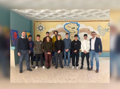 Χίος στην κορυφή της Ελλάδας στη Στατιστική με τριπλή διάκριση για το 3ο Πειραματικό Γενικό Λύκειο