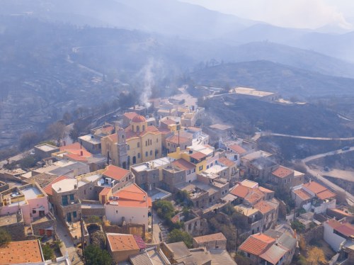 Αμανή: Φροντίδα στα λόγια, εγκατάλειψη στην πράξη