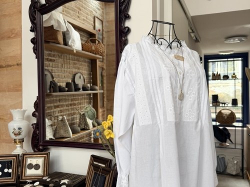 Η Χίος υποδέχεται το πρώτο φυσικό κατάστημα του elolathikes