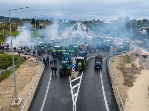 Ο δίκαιος αγώνας των αγροτών ενάντια στη φτώχεια την αδικία και την καταστολή