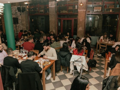 Γιορτινές μέρες και νύχτες στο Κουρούμπελο με live μουσικές και εορταστικό ωράριο