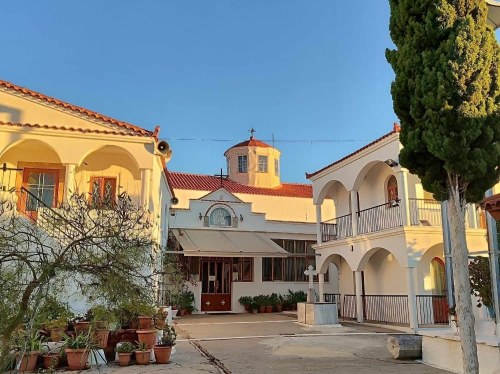 Αρχιερατική αγρυπνία στη Μονή Νενήτων για τους Παμμέγιστους Ταξιάρχες