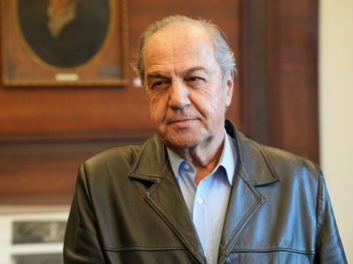 9η Μαΐου: Μνήμη, ευθύνη και αναζήτηση προοπτικής σε σταθερές