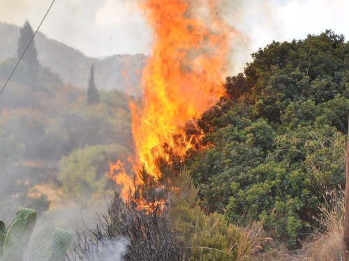 Η αντιπυρική περίοδος τελείωσε αλλά ισχύουν προαπαιτούμενα για τις καύσεις