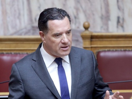 Καταγγελία Άδωνι Γεωργιάδη για φερόμενη καθοδήγηση μεταναστών από μέλη ΜΚΟ στη Χίο